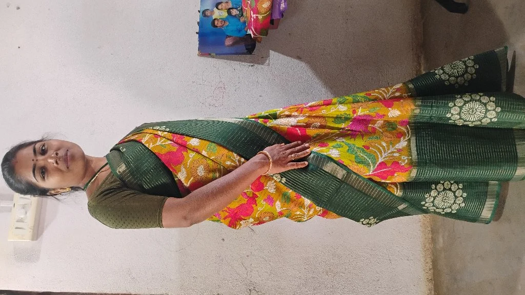 Crepe Silk Center Design Saree thumbnail 2