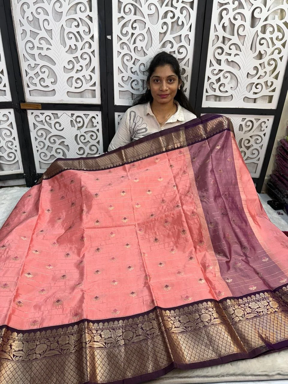 Pink Silk Blend Saree with Zari Border thumbnail 2