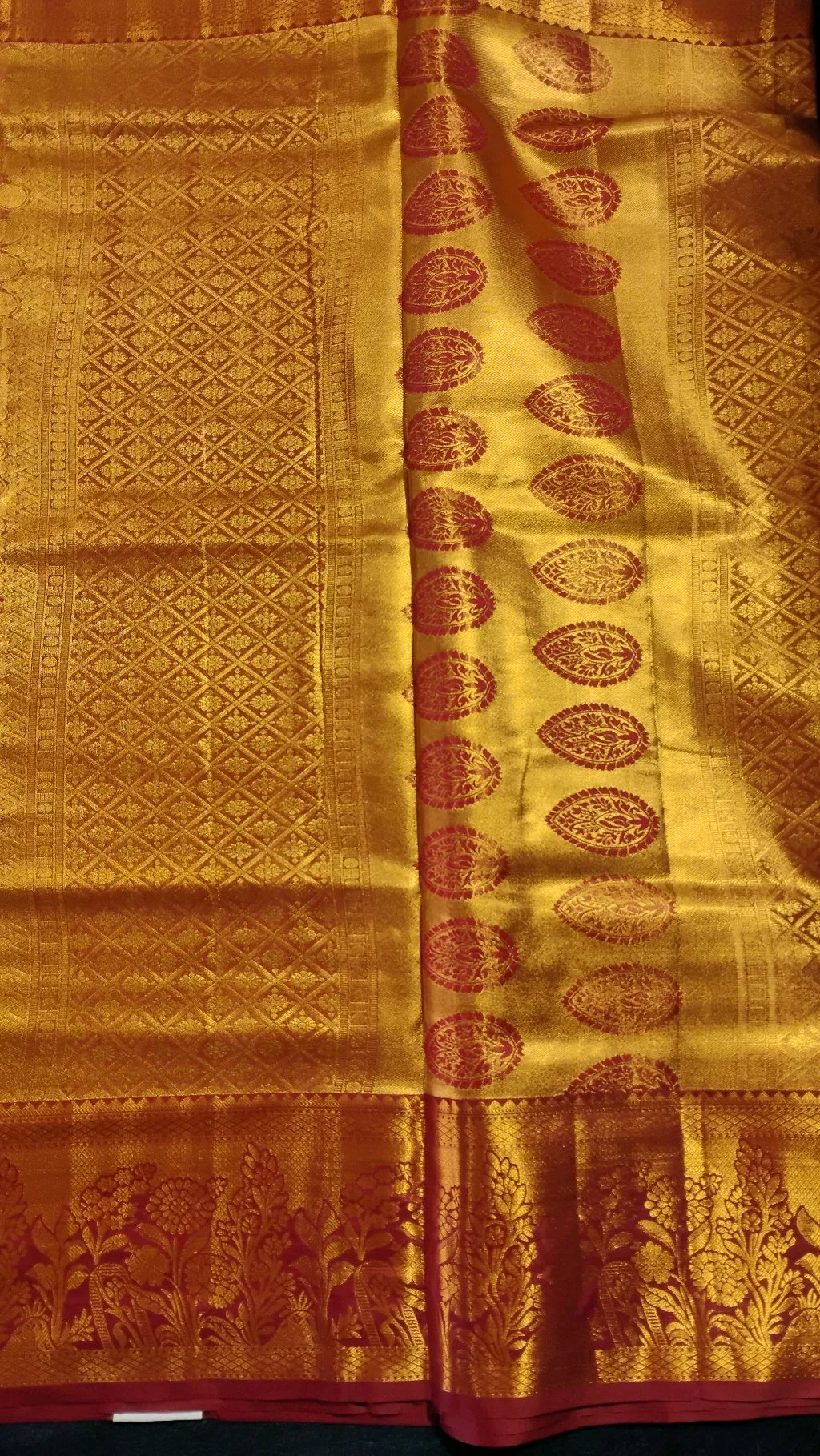 Dharmavaram Resham Pattu Cream Saree with Maroon and Gold Zari Border thumbnail 5