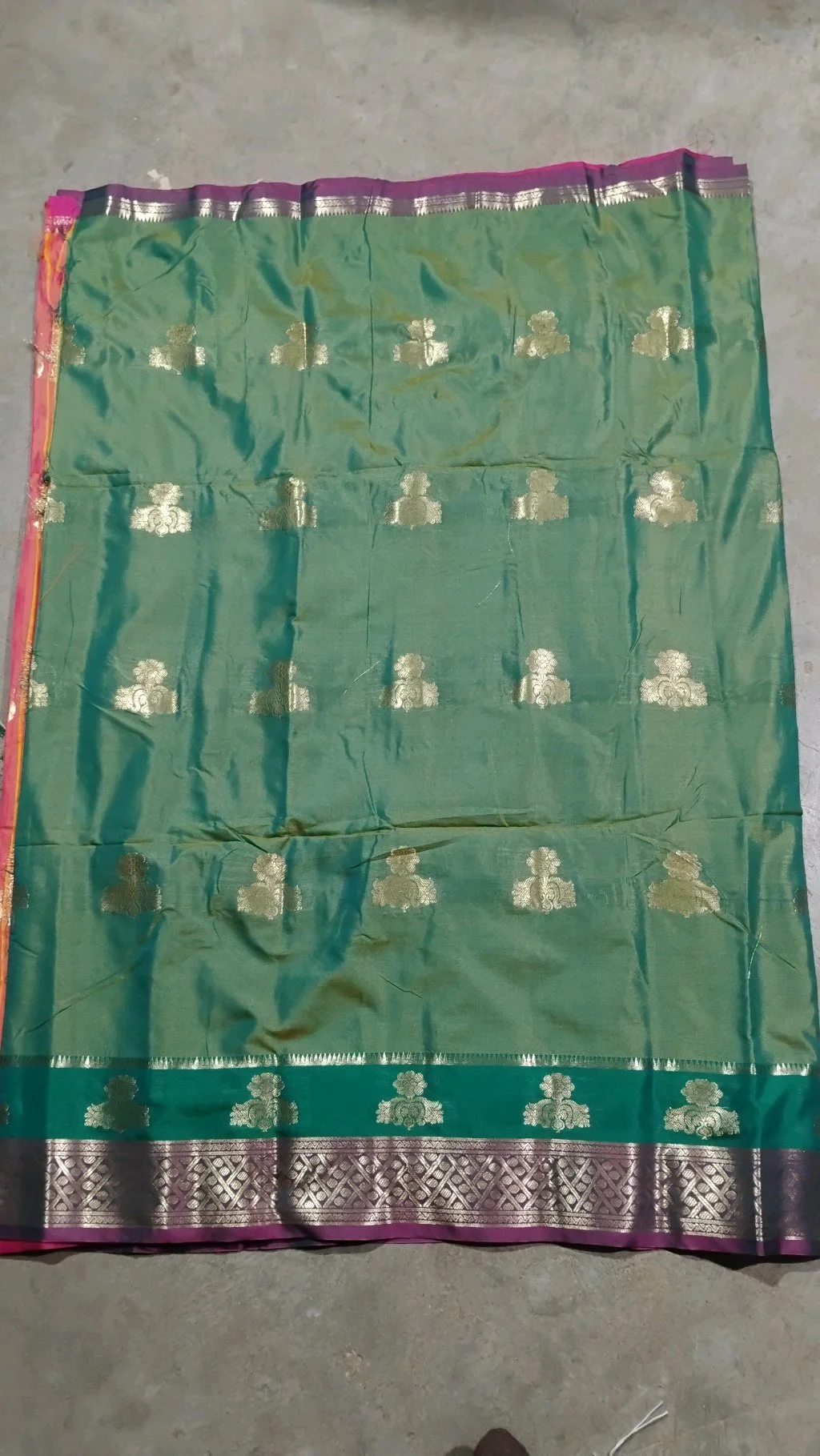 Gadwal Soft Silk Saree thumbnail 2