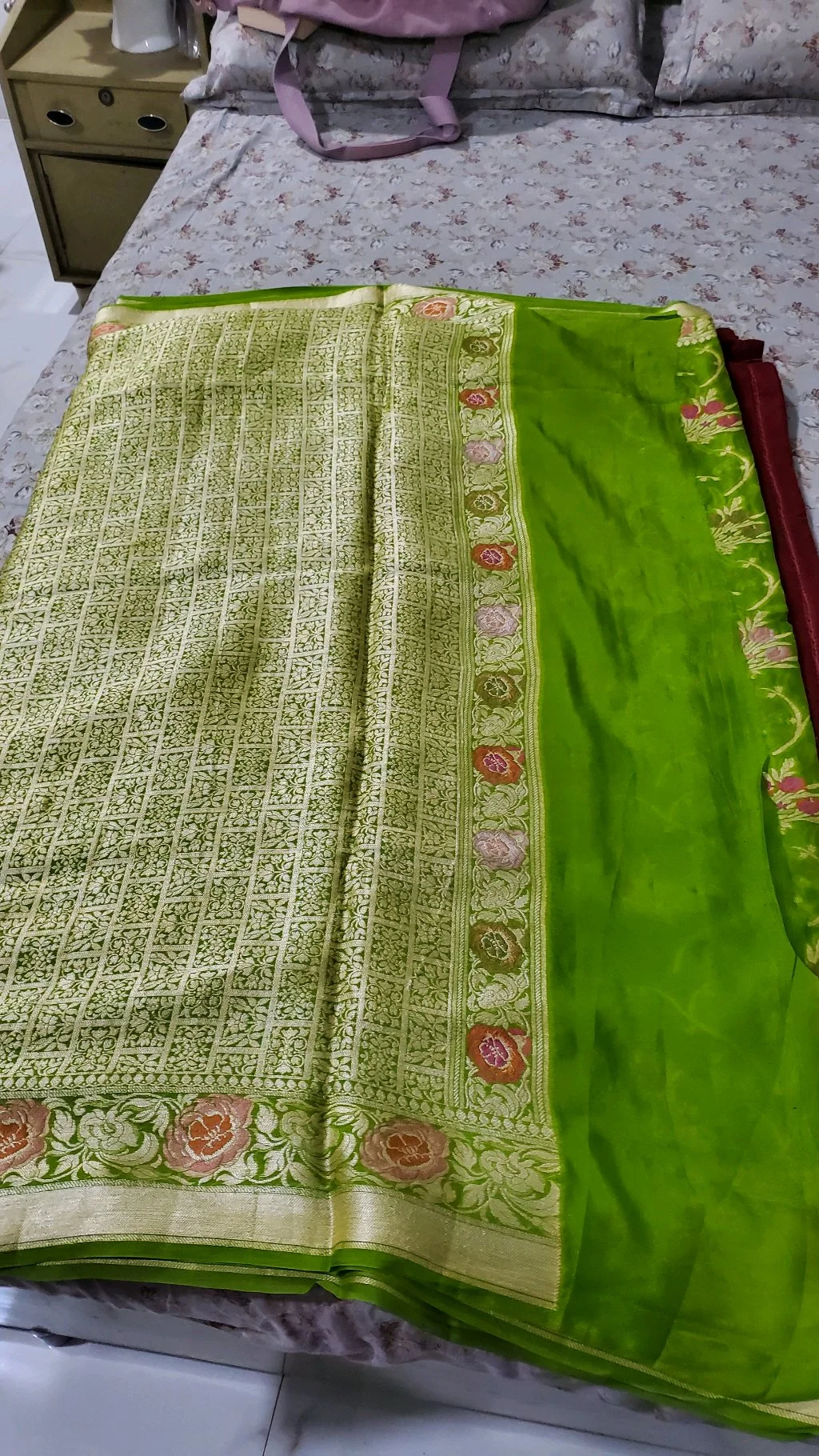 Green Pure Benarasi Chiffon Saree with Gold Zari Floral Weave and Rose Border thumbnail 4