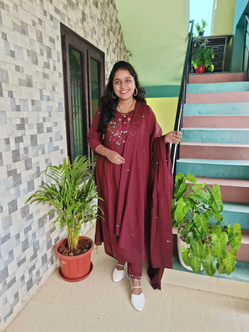 Maroon Floral Embroidered Kurta Set with Dupatta thumbnail 2
