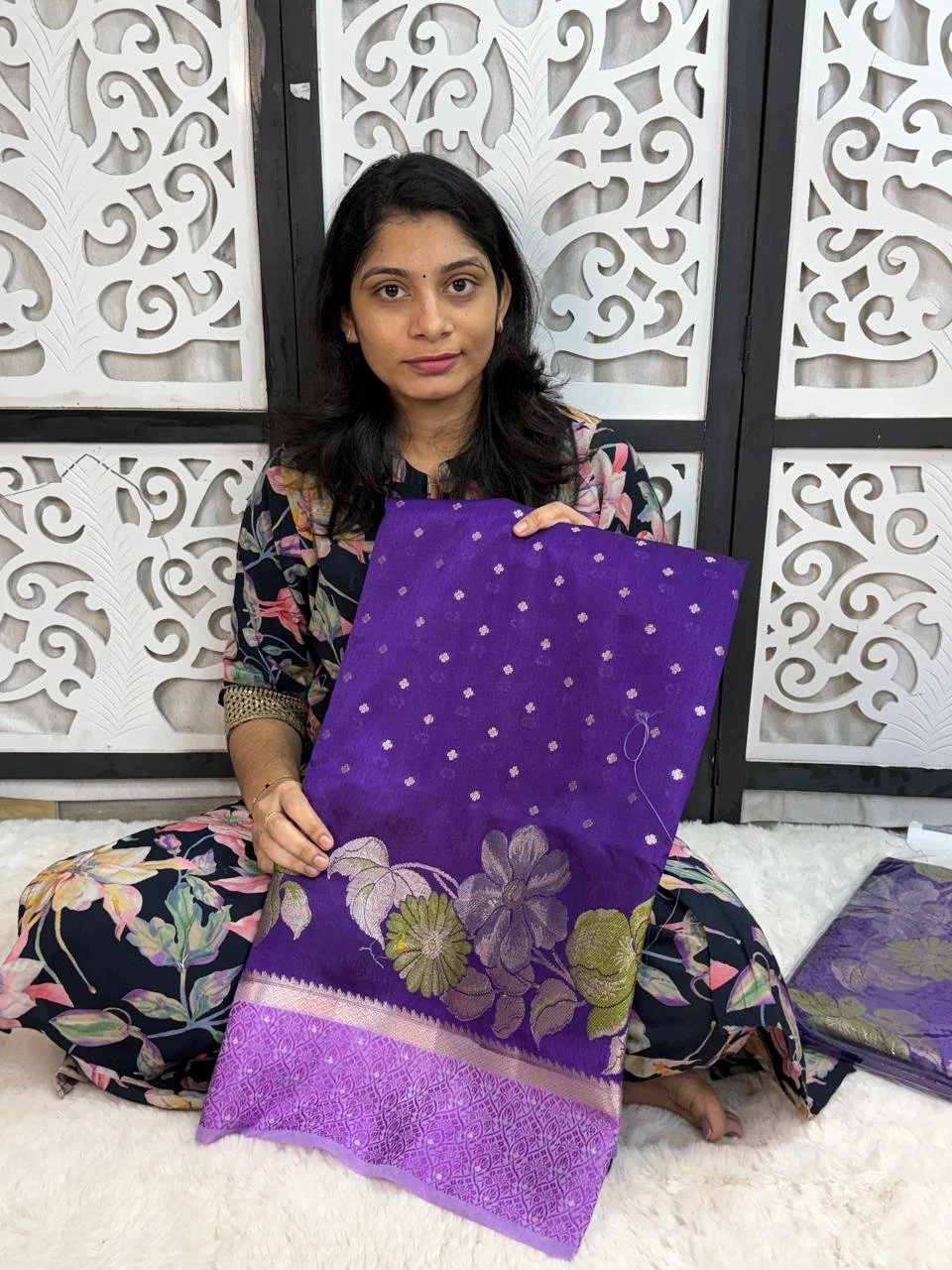 Lime Green Silk Blend Saree with Zari Motifs and Blue Border thumbnail 2