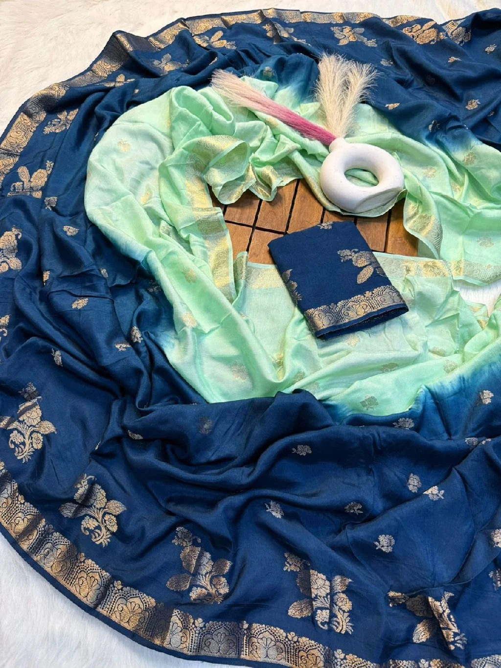 Ombre Orange Pink Saree with Gold Zari Weave thumbnail 3