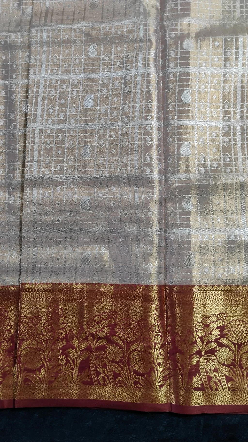 Dharmavaram Resham Pattu Cream Saree with Maroon and Gold Zari Border thumbnail 3