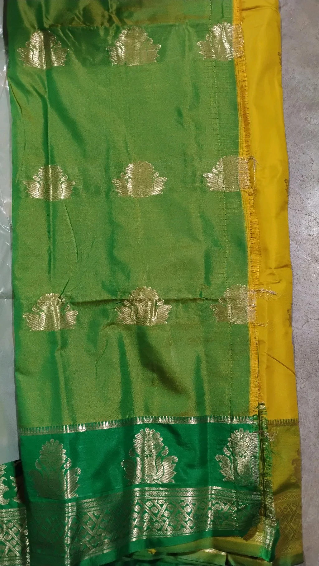 Gadwal Soft Silk Saree 3