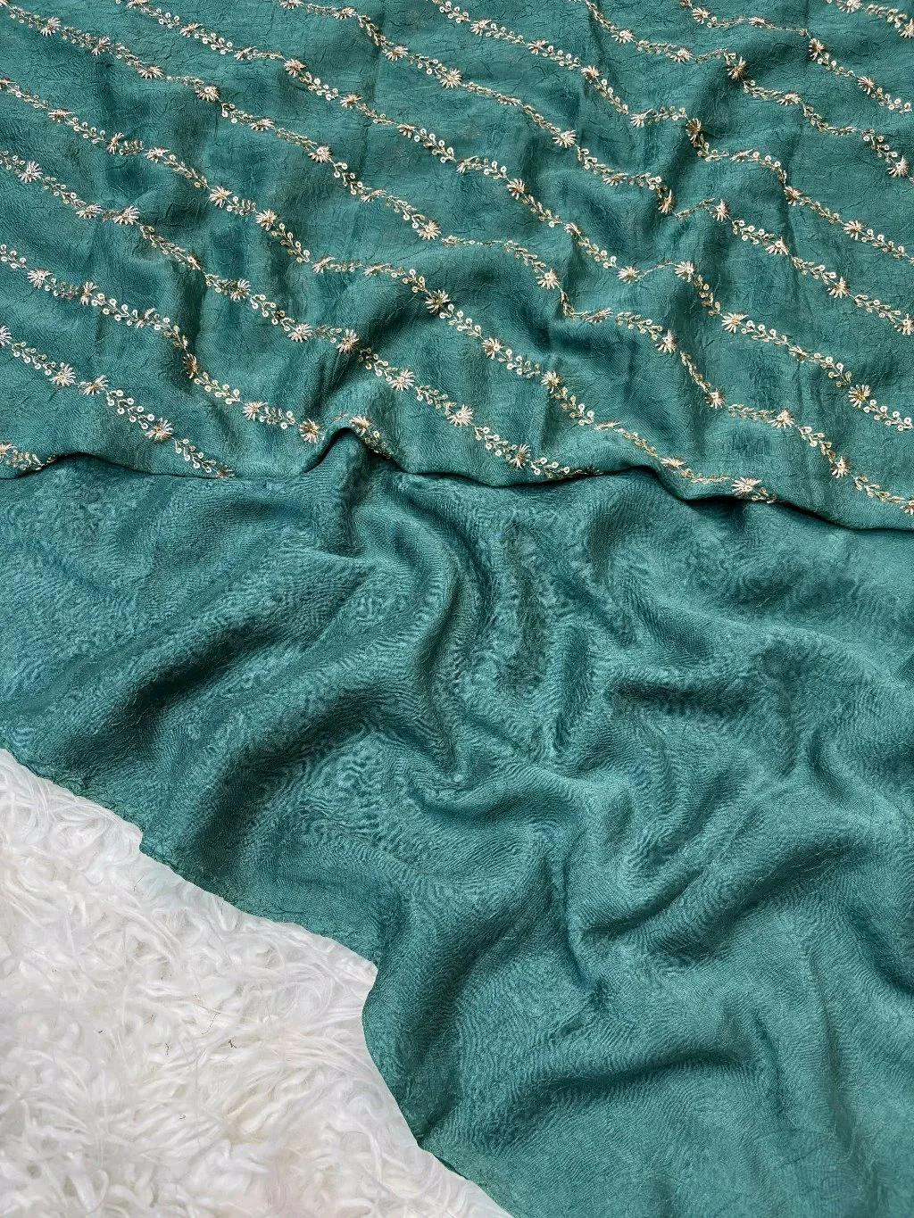 Crush Leharive Saree thumbnail 8