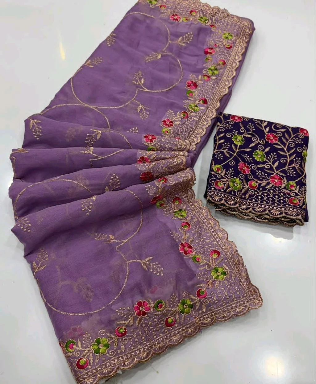 Star Georgette Saree with Floral Embroidery and Blouse 3