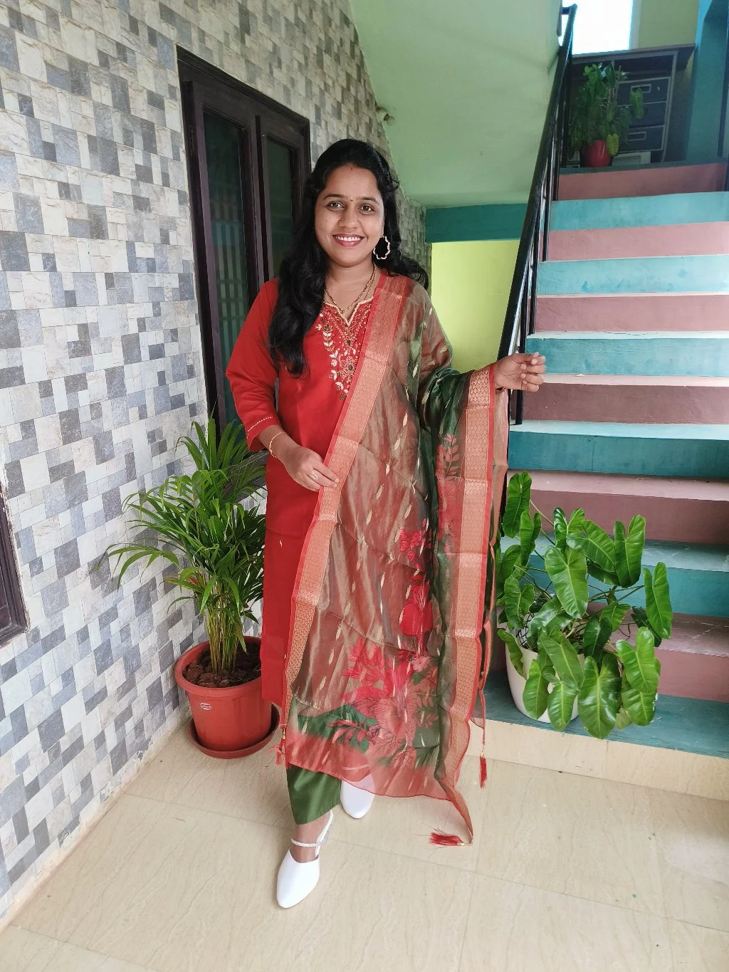 Red Embroidered Kurta Set with Floral Organza Dupatta