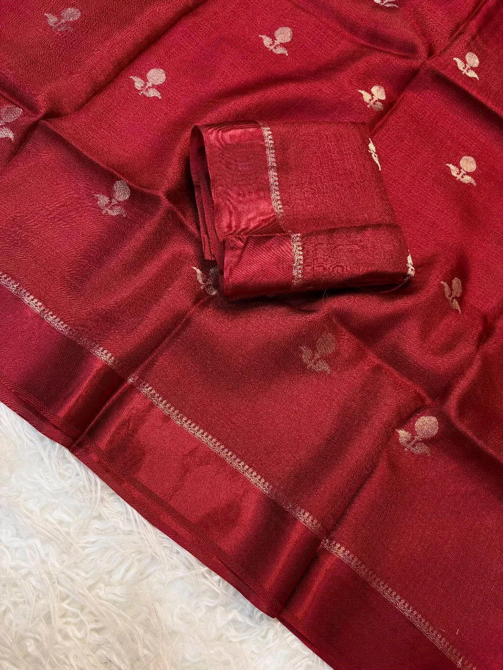 Viscose Khadi Silk Satin Saree thumbnail 3