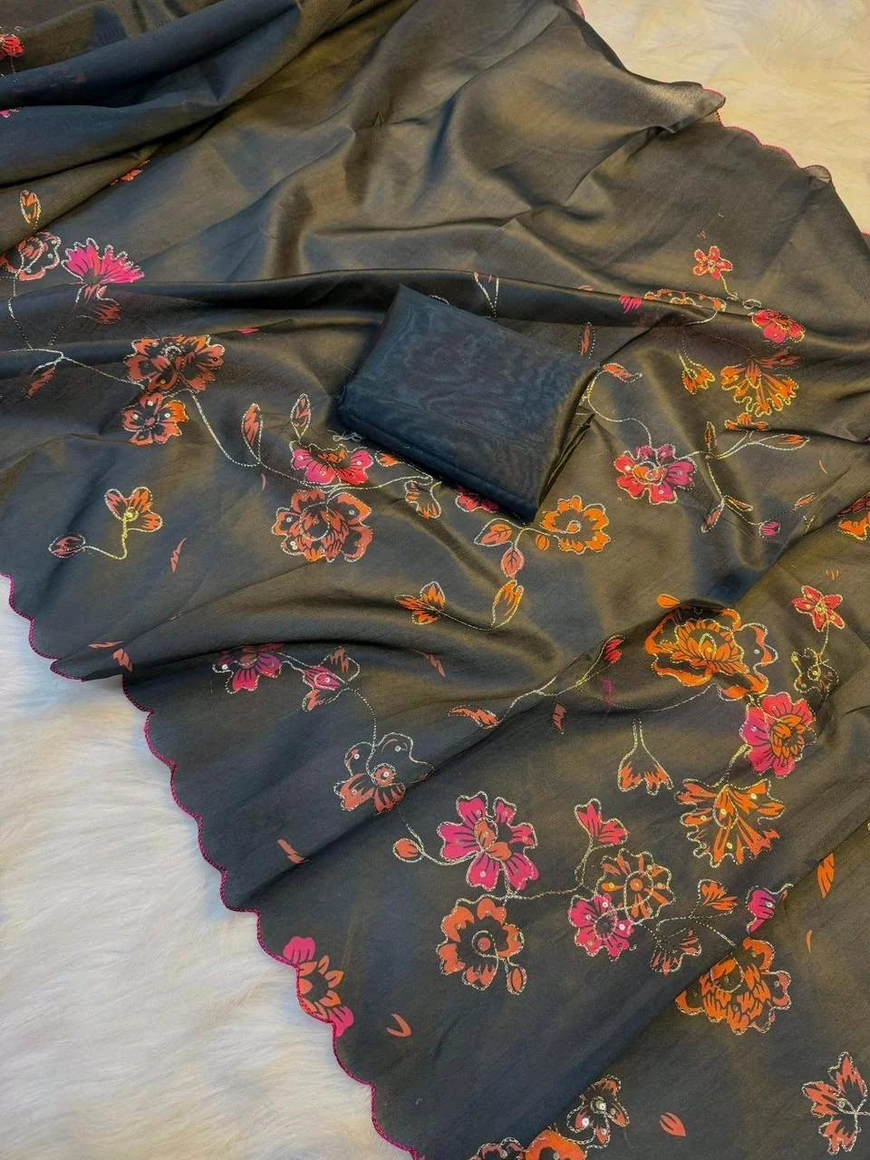 Semi Tussar Sarees thumbnail 1