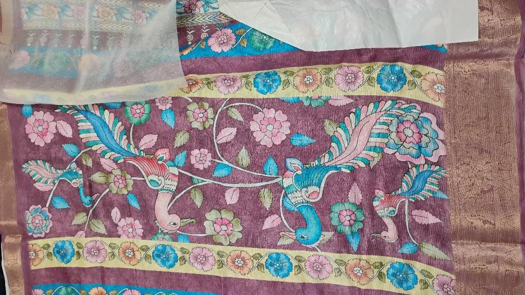 Pink Floral Print Silk Blend Saree with Gold Zari Border thumbnail 3
