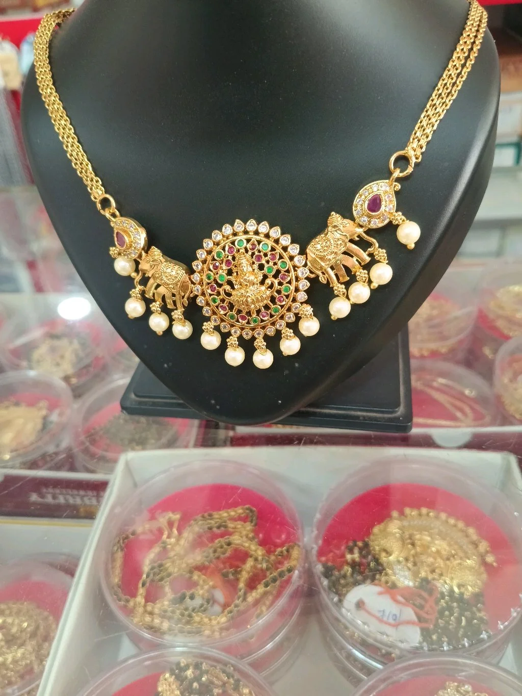 Onegram Gold Neck Choker Beautiful Lakshmi Pendant Both Of Elephant Neck Choker