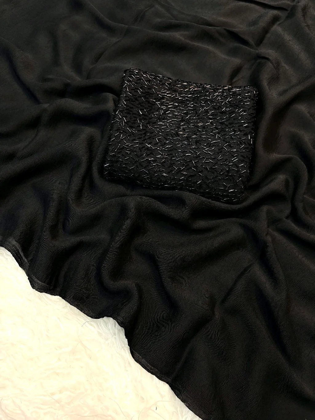 Shree Crush Latkhan Sarees thumbnail 4