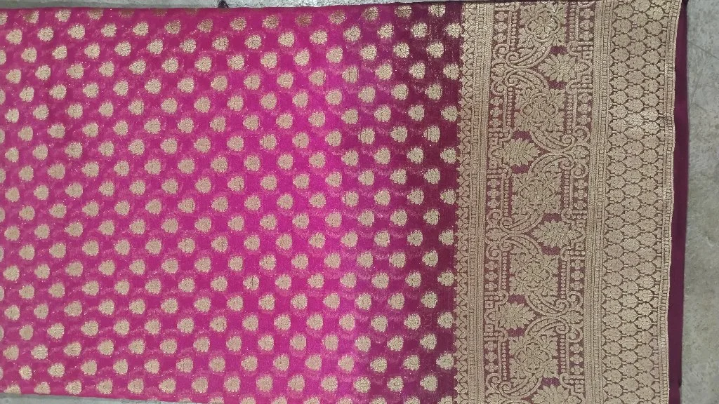 Pink Silk Saree with Gold Zari Weave 4