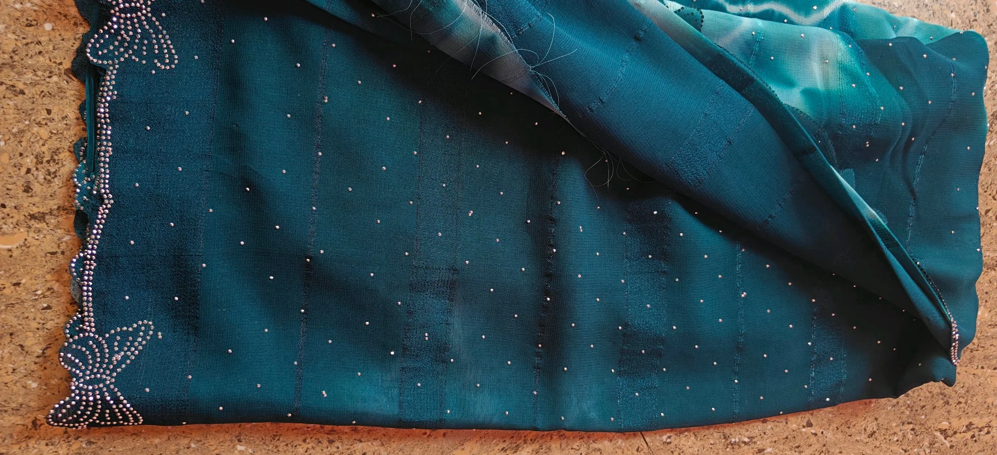 Butterfly Brand Teal Tie Dye Saree with Swarovski Stone Stone Work thumbnail 7