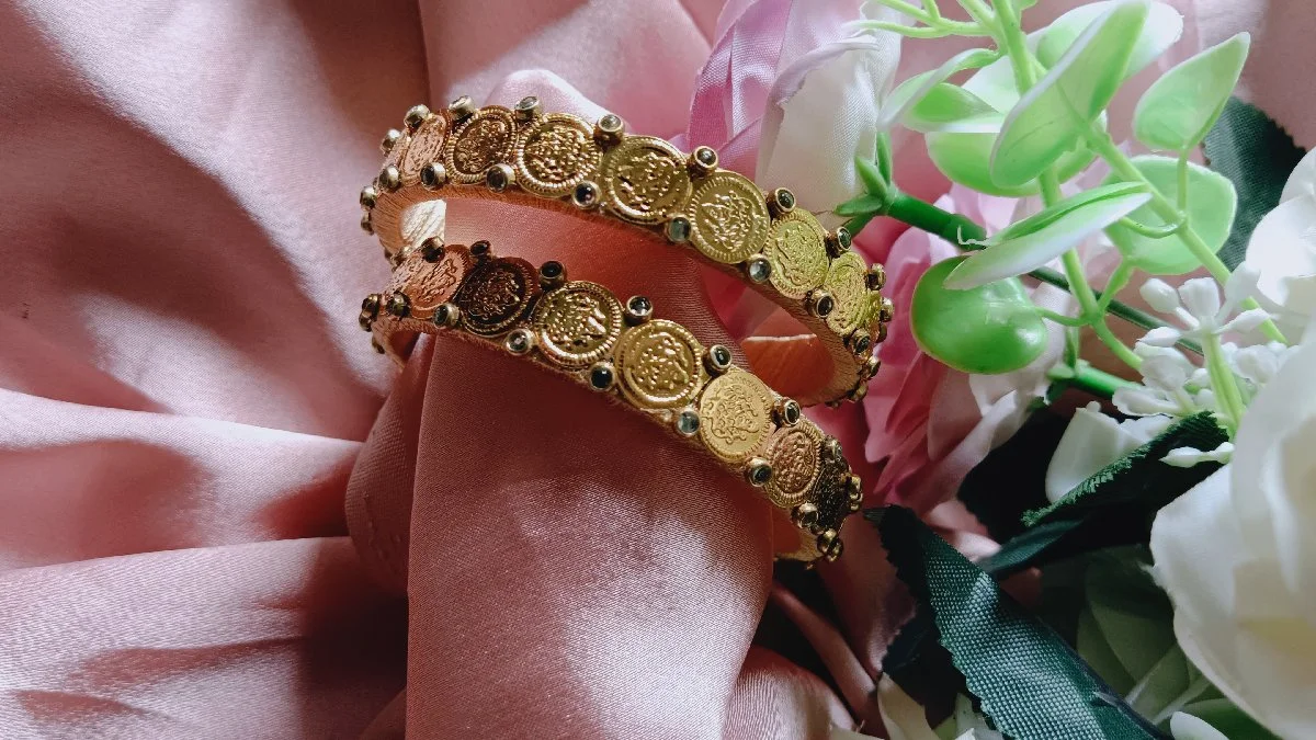 Traditional Kasu design Thread Bangles thumbnail 2