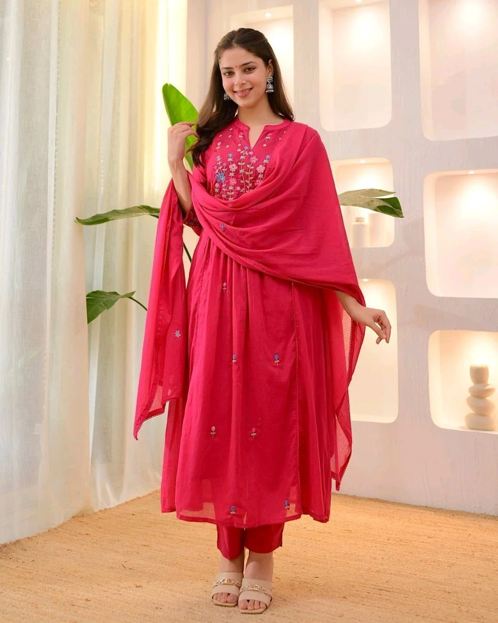 Embroidered Cotton Kurta Set thumbnail 10