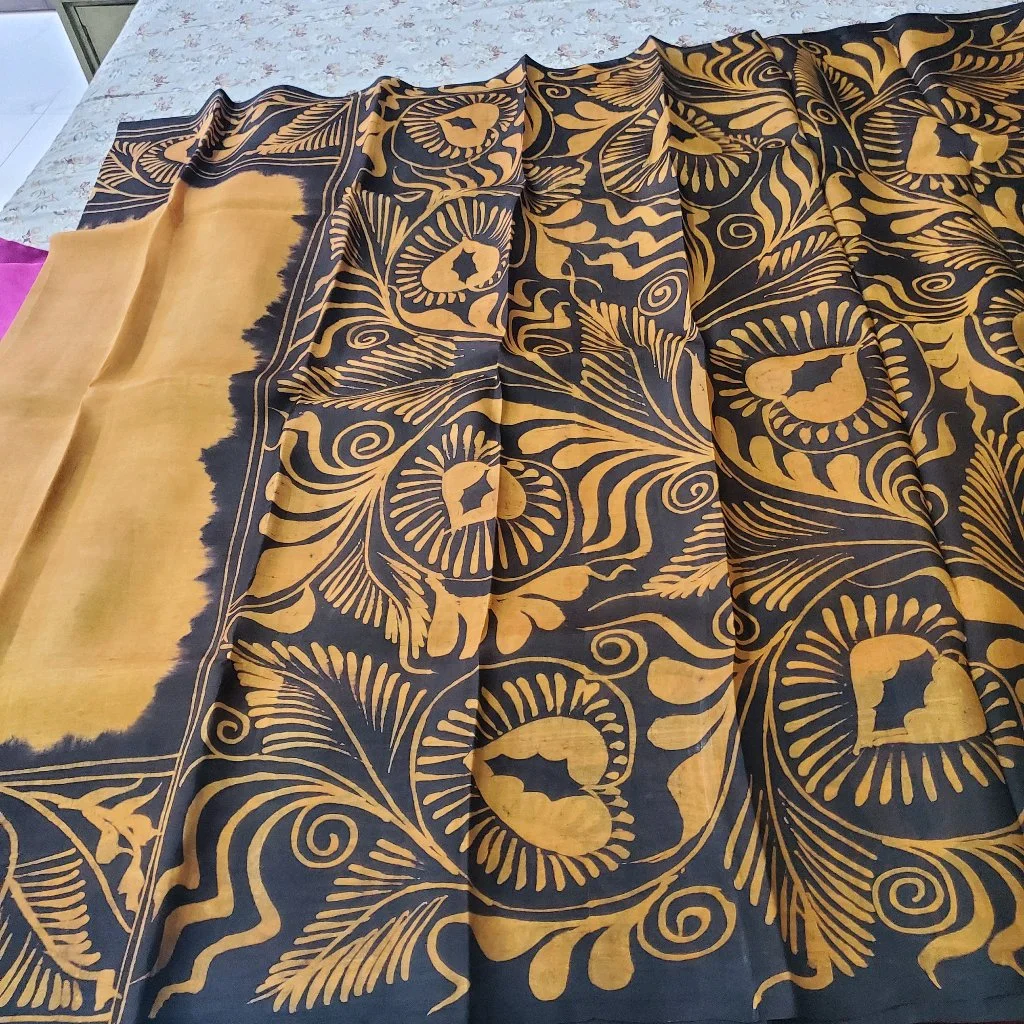 Dark  Gandham  Colour and Black Batik Print  100 Count Pure Silk Saree 4