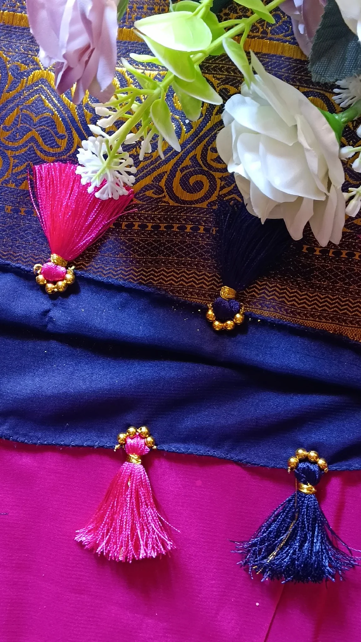 Beautiful Saree Tassels and Beads Attaching thumbnail 6