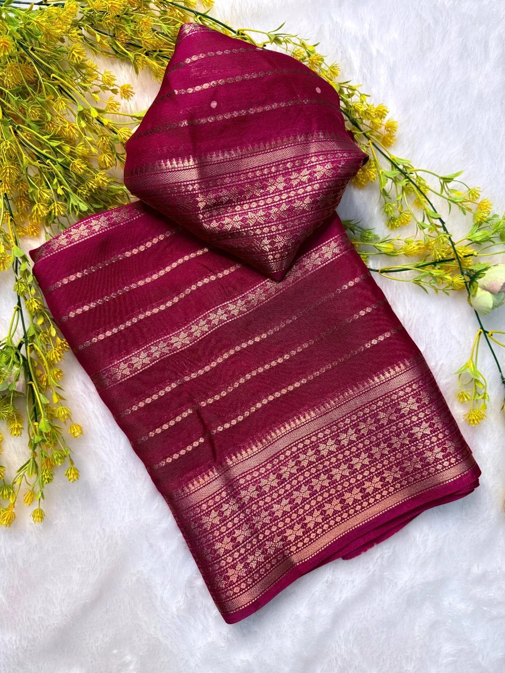 Dola Silk Saree with Zari Border thumbnail 10