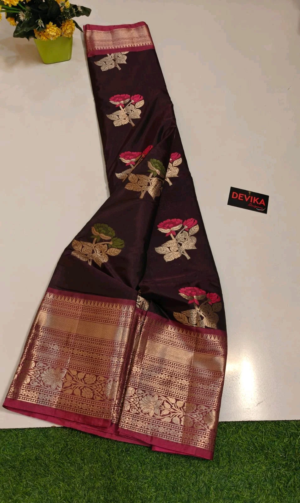 Kanjivaram soft pattu Saree thumbnail 4