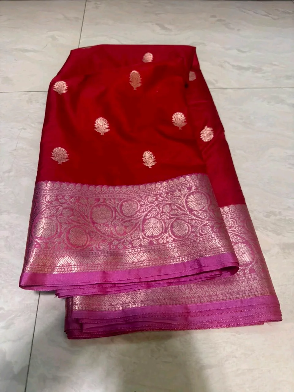 Red Banarasi Silk Saree with Pink Zari Border thumbnail 3