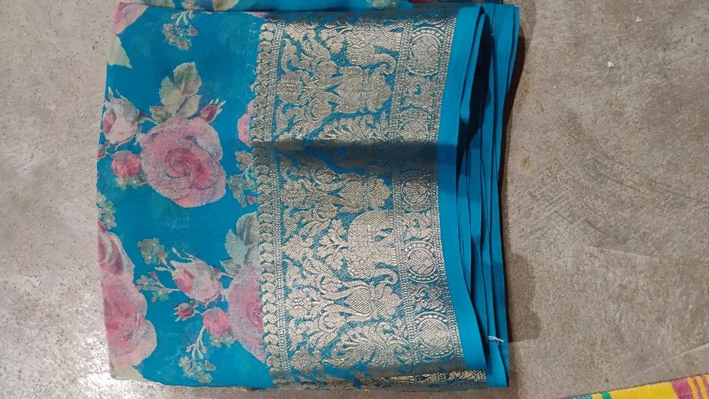 Premium quality chinon saree,
Which is very comfortable and light weight, easy to carry 2