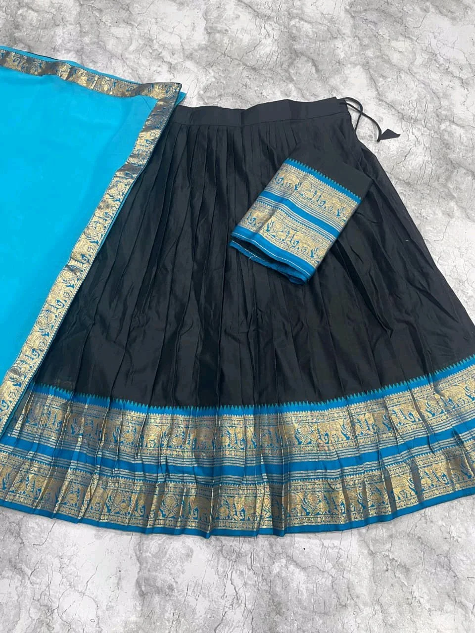Lehenga Choli Dupatta Set with Elephant Zari 7
