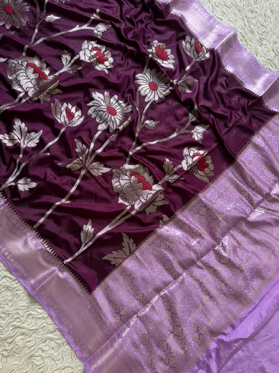 Chiniya Silk Banarasi Silk Saree with Zari Floral Weave 2