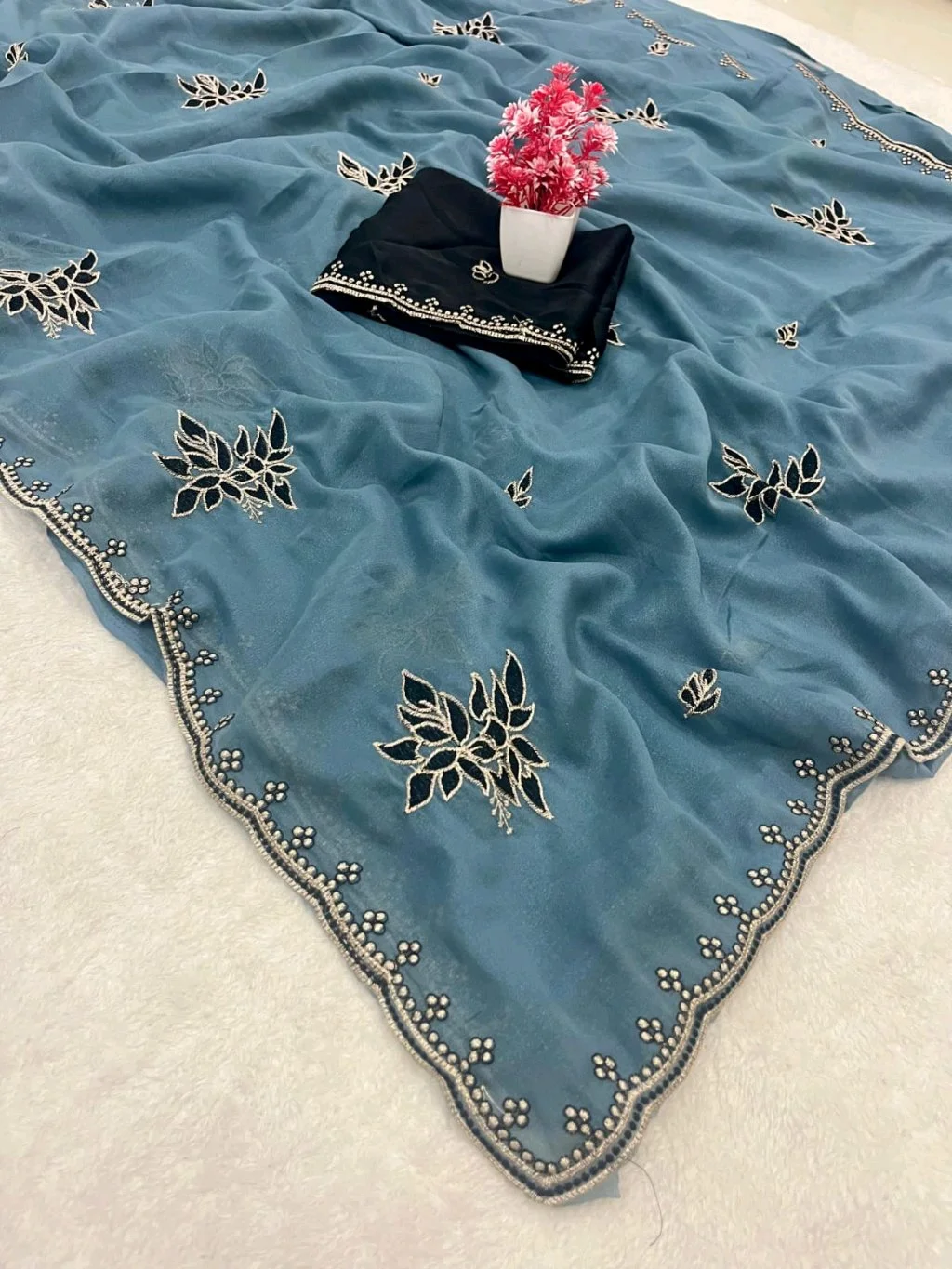 Dusty Rose Georgette Saree with Floral Embroidery and Pearl Border 6