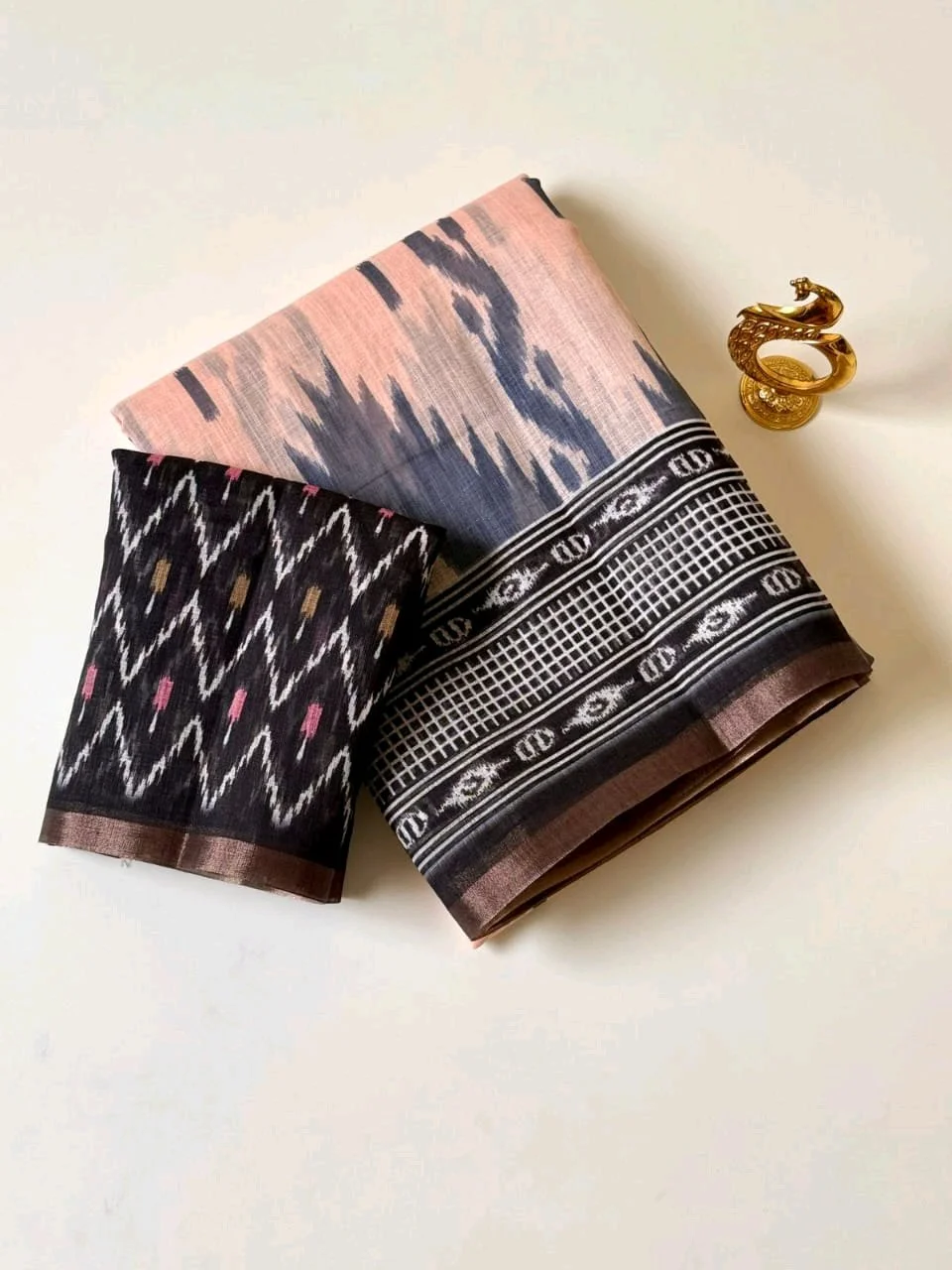 Lenin Ikat Cotton Saree with Traditional Border thumbnail 4