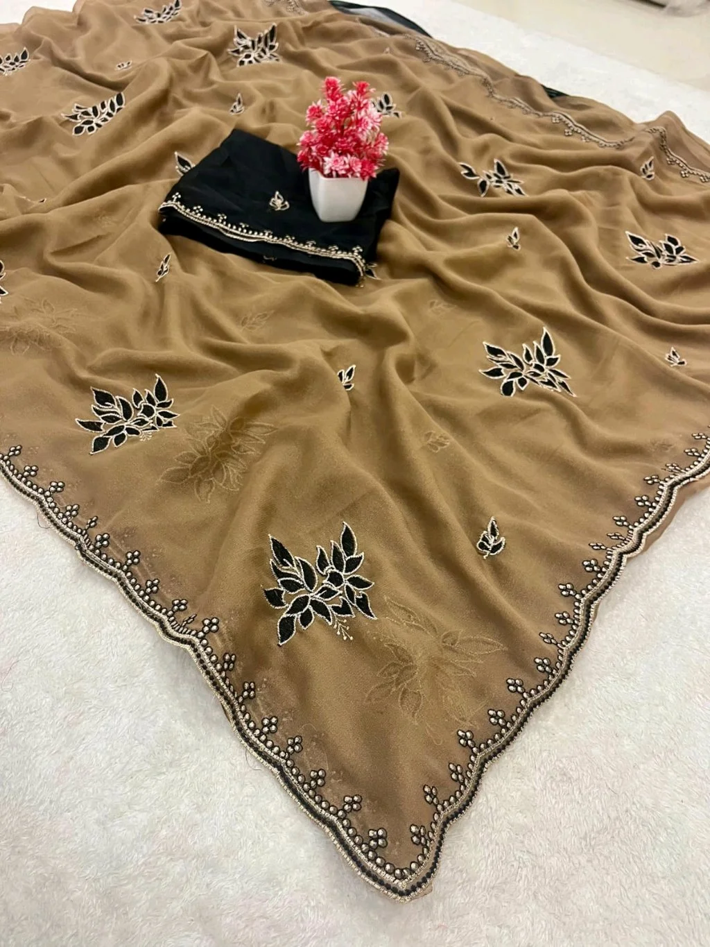 Dusty Rose Georgette Saree with Floral Embroidery and Pearl Border 9