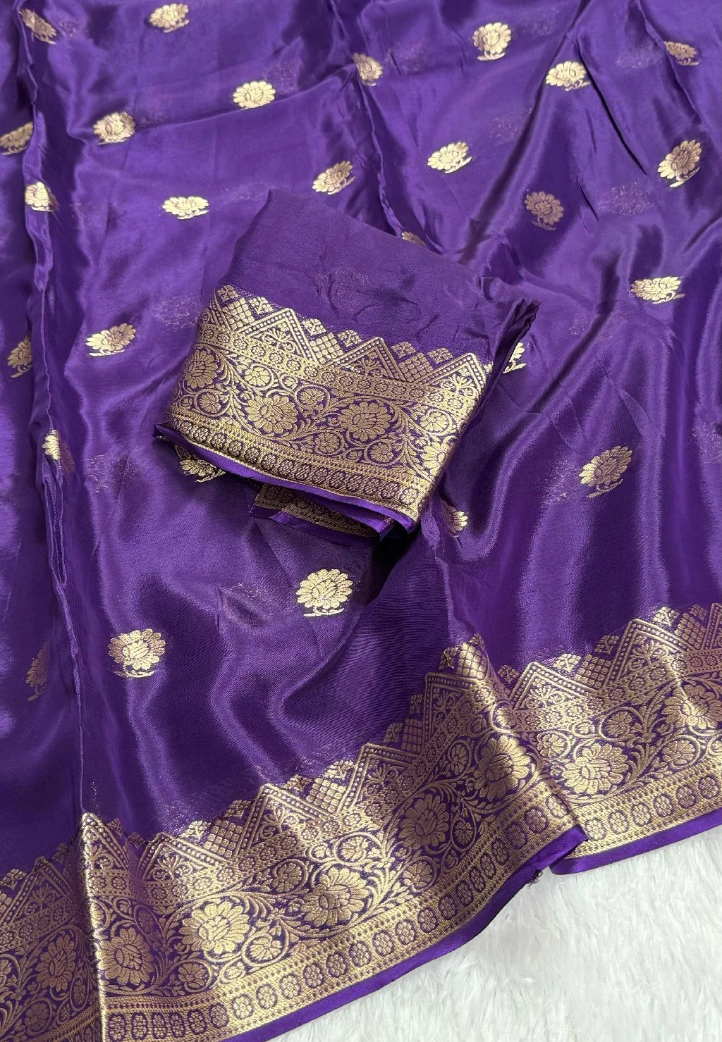 Purple Silk Saree with Gold Zari Weave 2