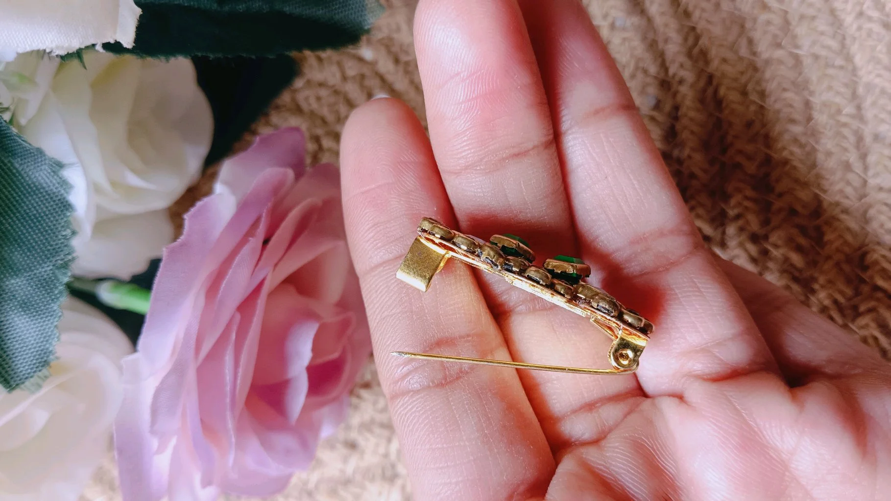 Traditional Gold Tone Saree Brooch Pin with Green and White Stones thumbnail 4