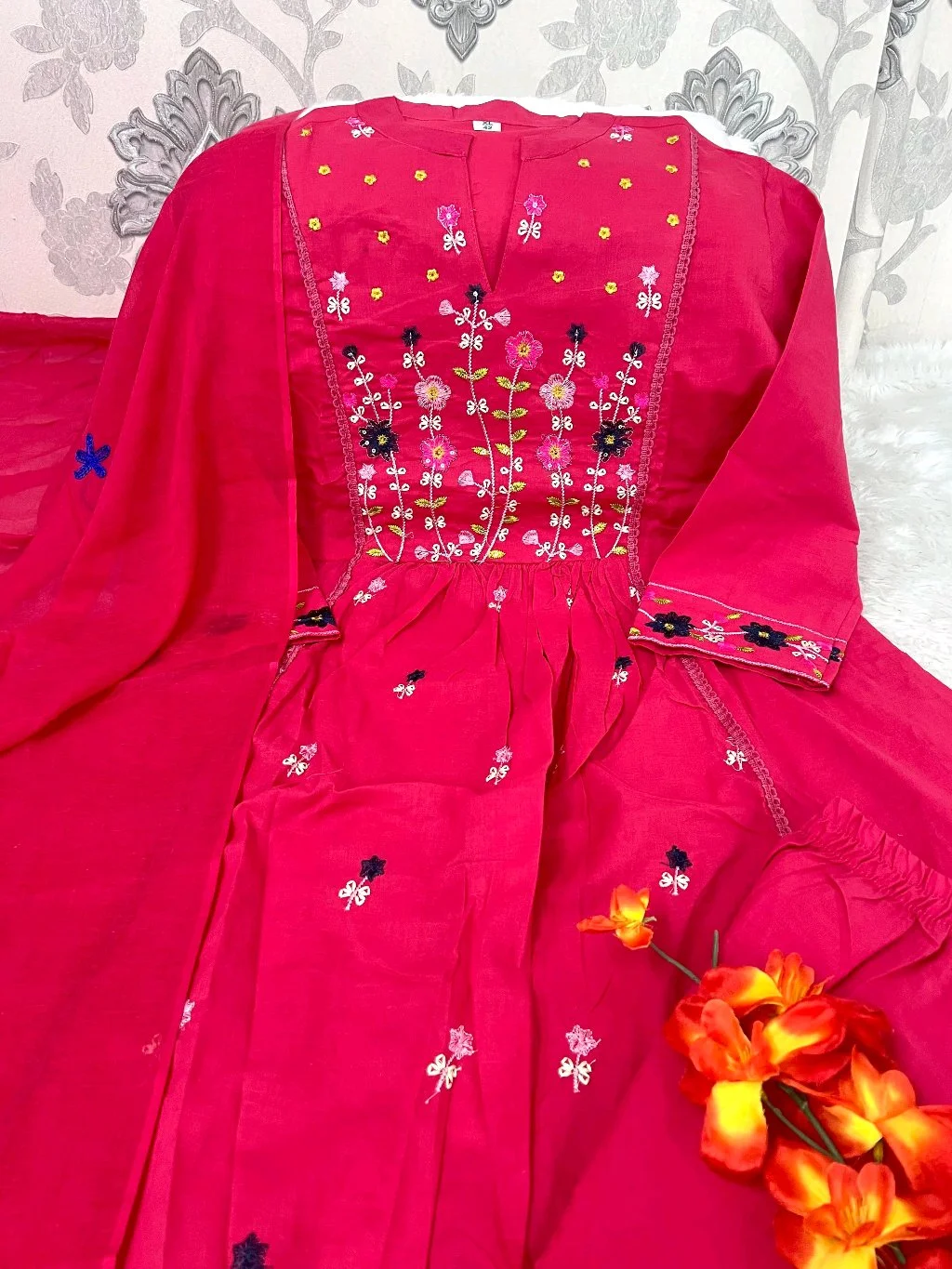 Embroidered Cotton Kurta Set thumbnail 6
