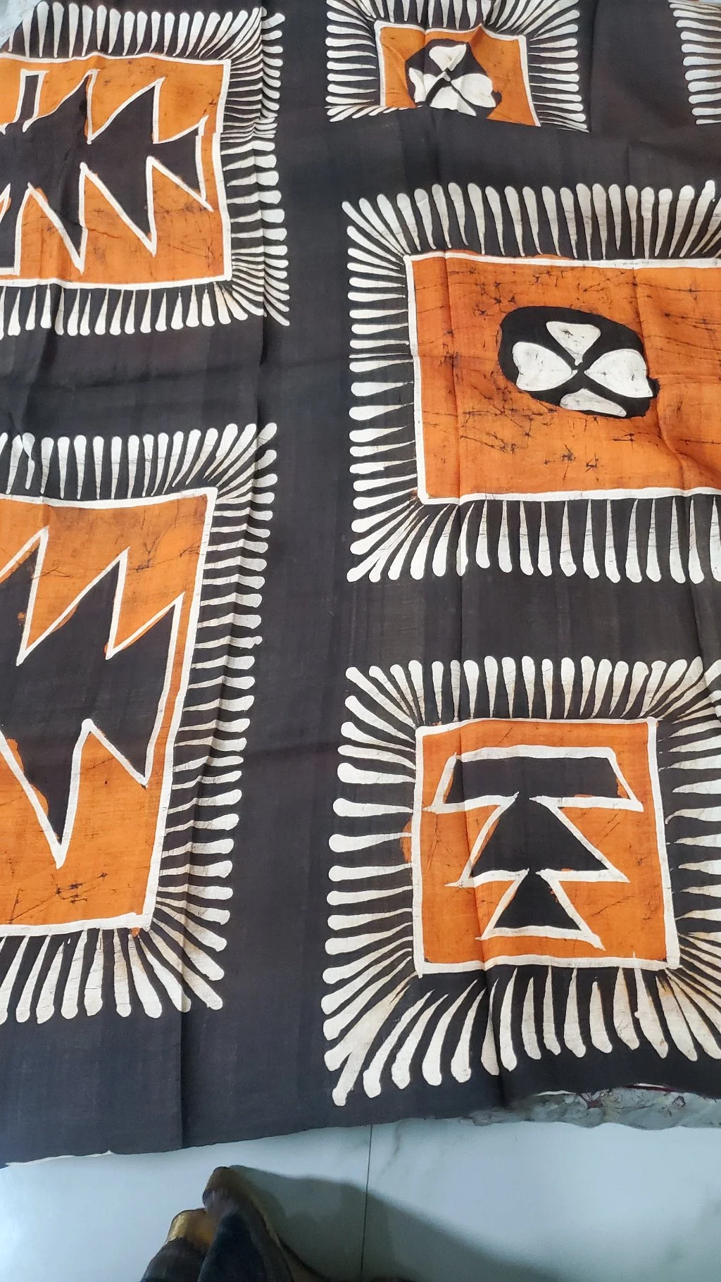 White Orange Black Batik Print TusseerSaree with Abstract Motif thumbnail 3