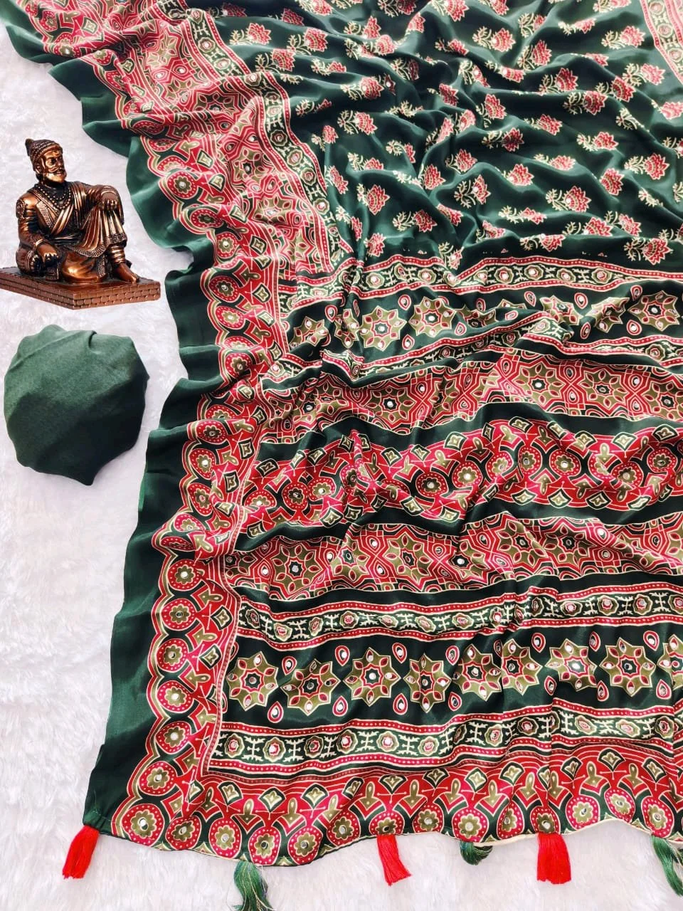 Kasturi Crrpe Sarees thumbnail 4
