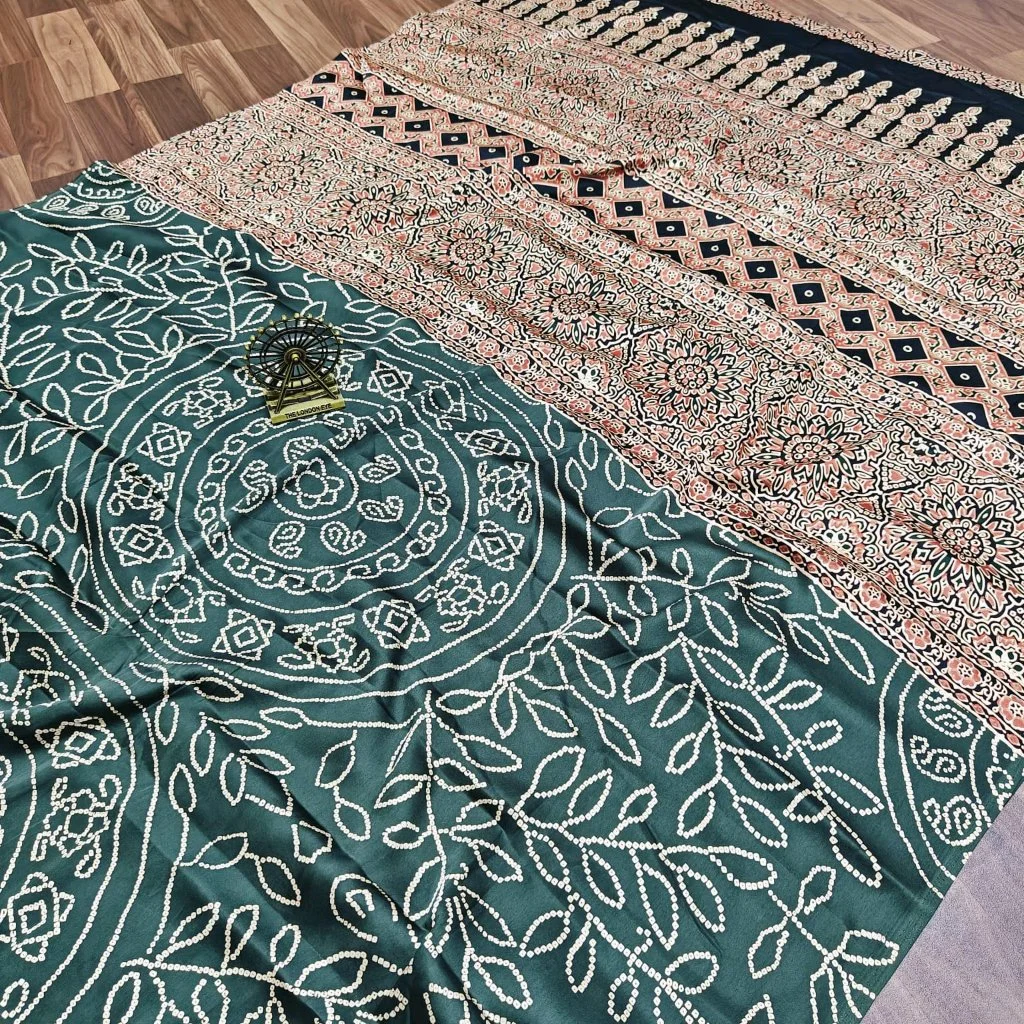 Bandhani Print Saree with Traditional Border thumbnail 6