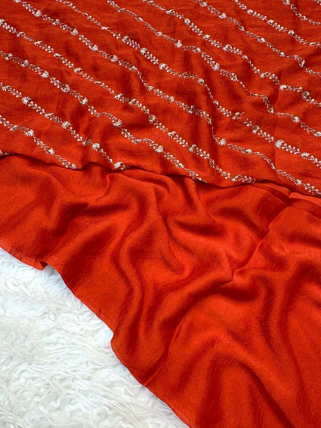 Crush Leharive Saree thumbnail 4