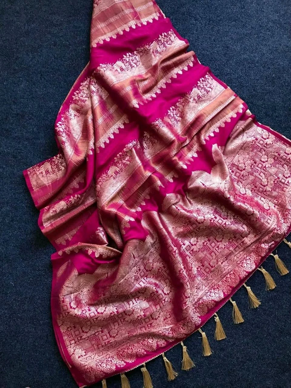 Khadi Crepe Silk Saree thumbnail 7