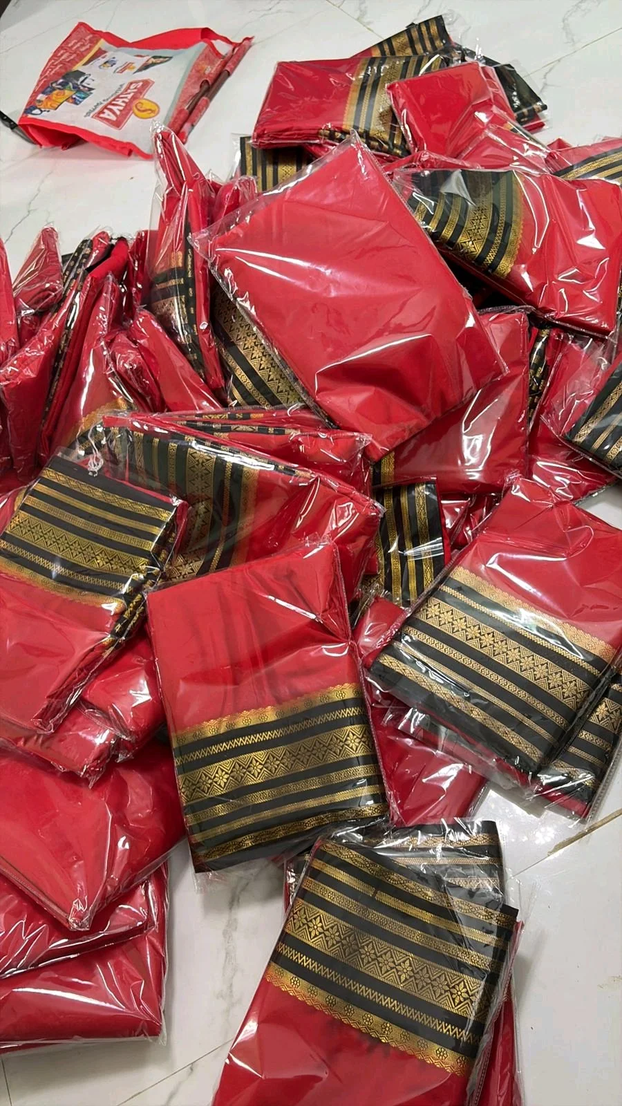 Semi Crepe Red Silk Saree with Black and Gold Zari Border thumbnail 4