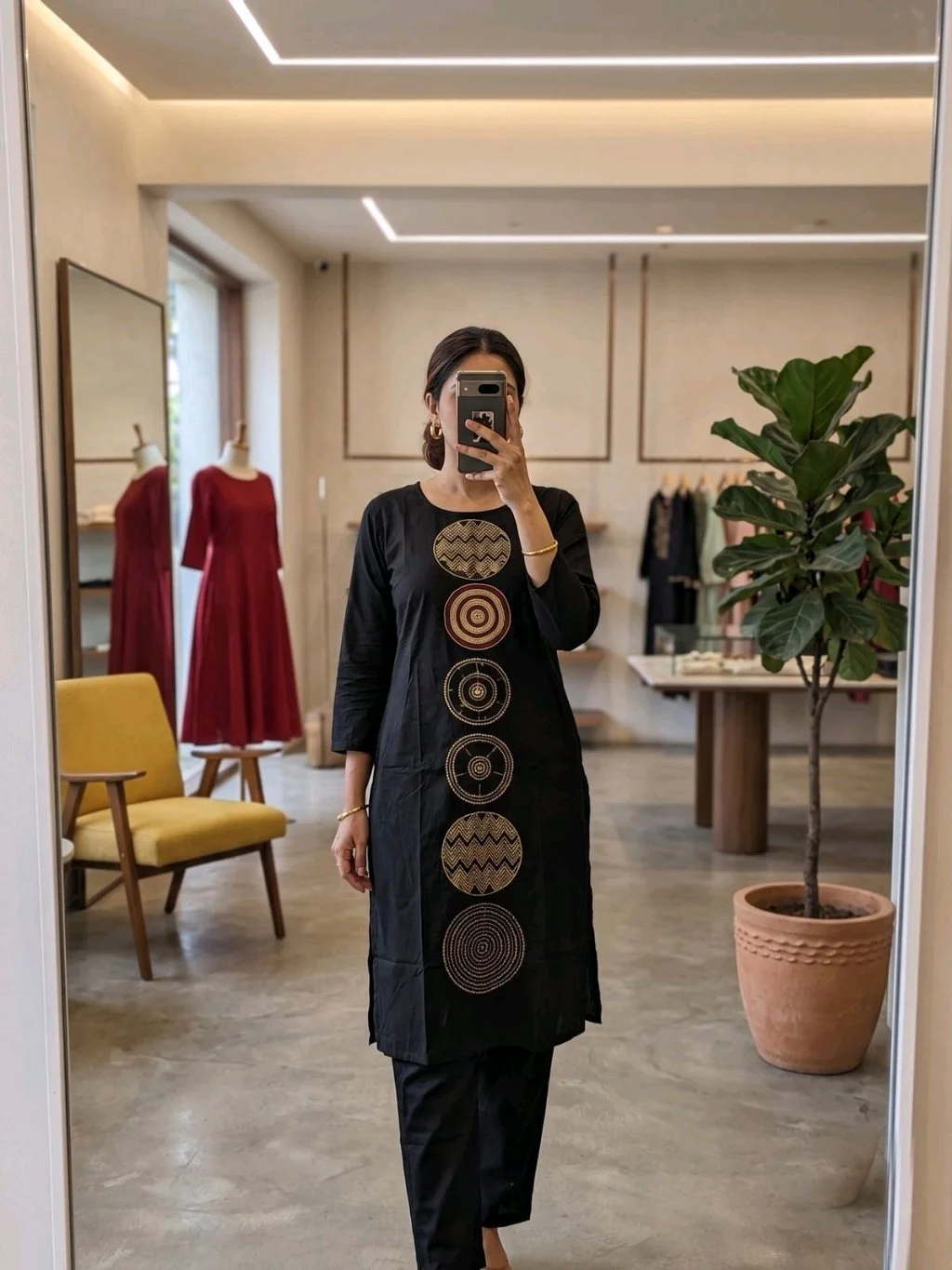 Cotton Kurta Set with Golden Circle Embroidery thumbnail 8
