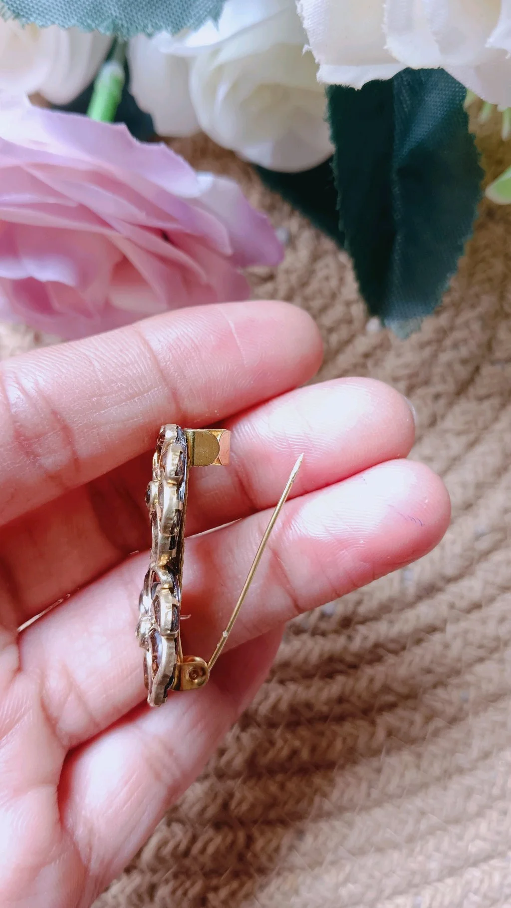 Gold Tone Floral Pinwheel Saree Brooch Pin thumbnail 3