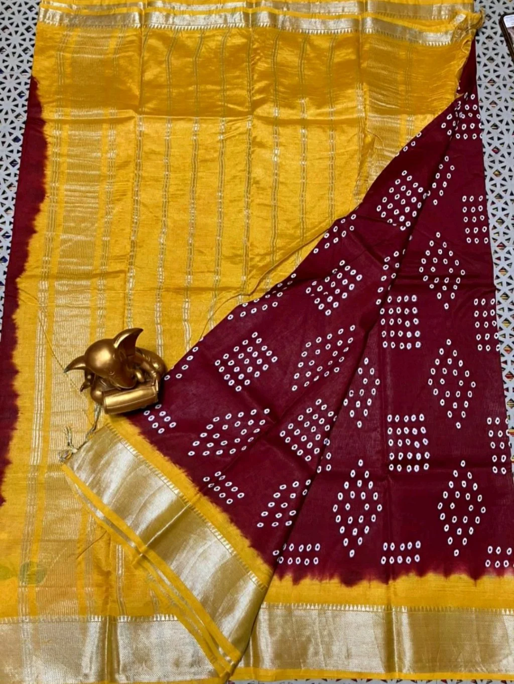Yellow Blue Mangalagiri Pattu Saree with Bandhani Print thumbnail 5