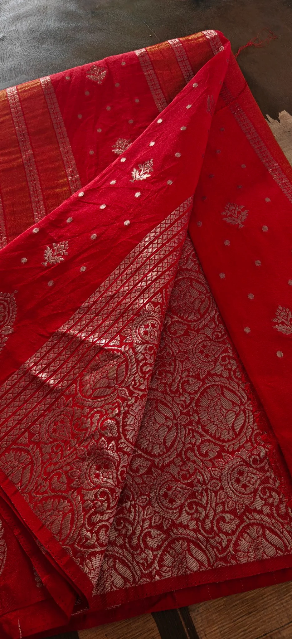 Golden Dear Red Saree with Zari Floral Motifs and Blouse Piece thumbnail 2