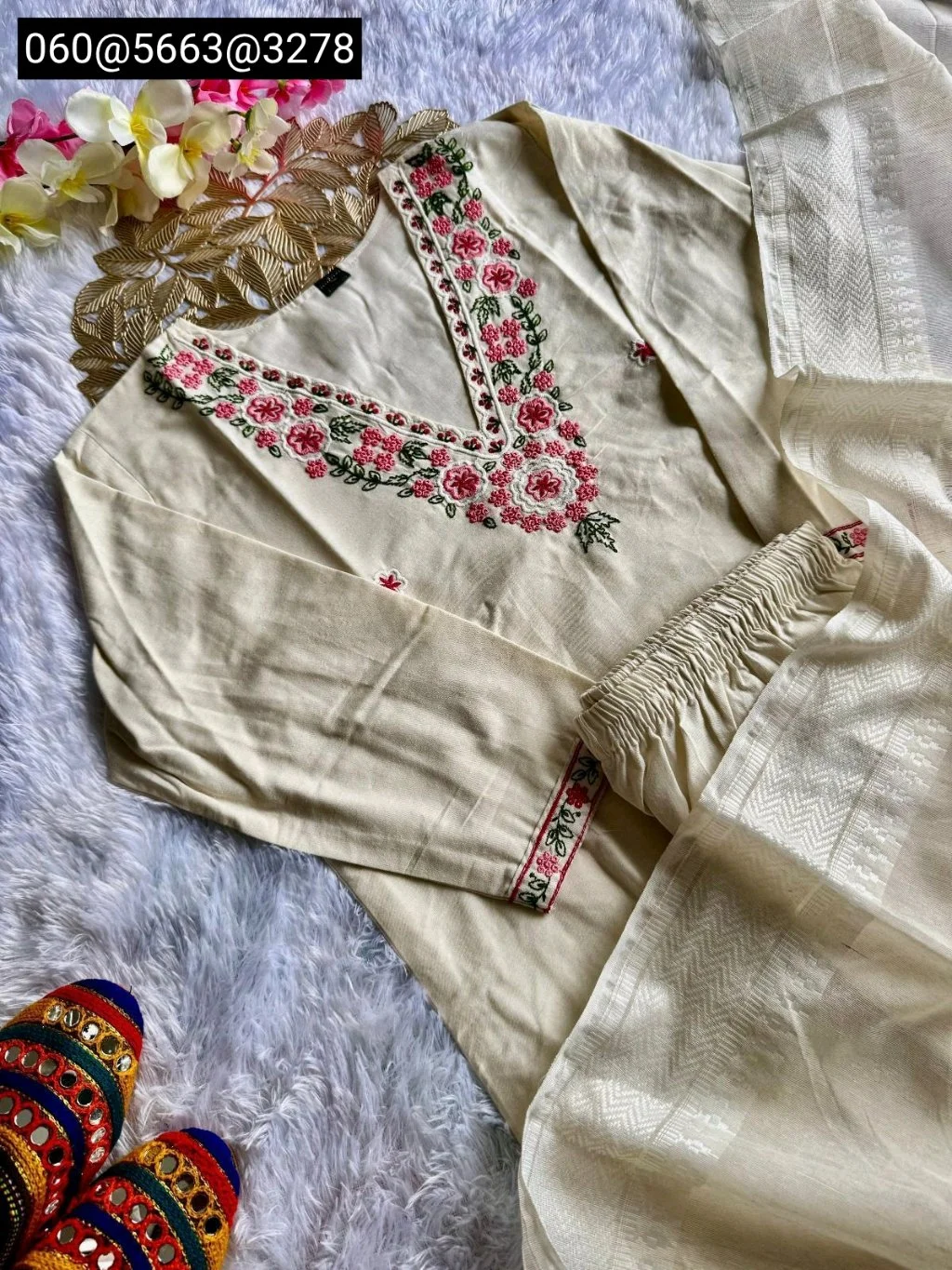 White Khadi  Cotton Embroidered Kurta Set with Pink Floral Motifs 3