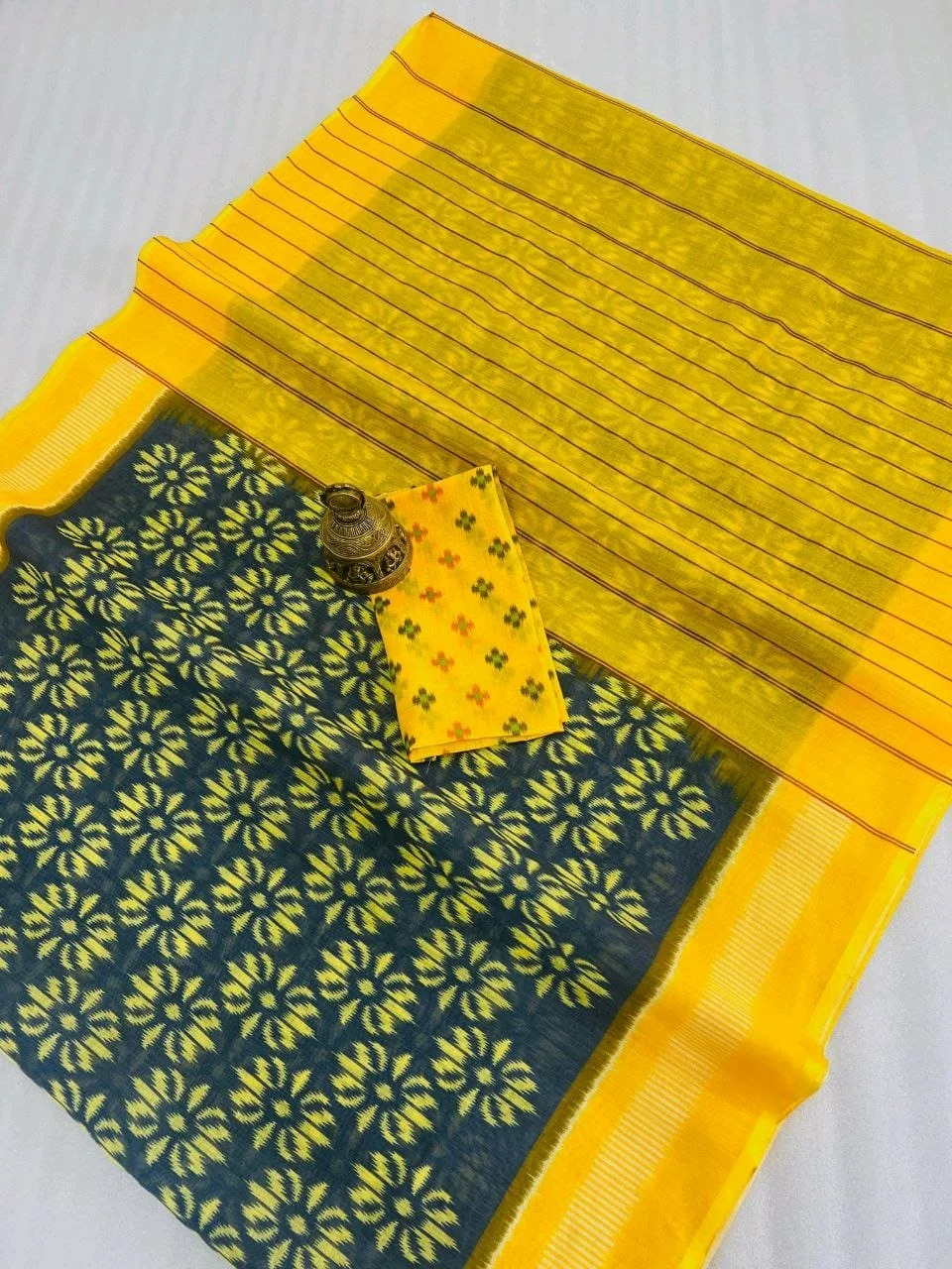 Vibrant Ikat Print Cotton Blend Sarees thumbnail 2