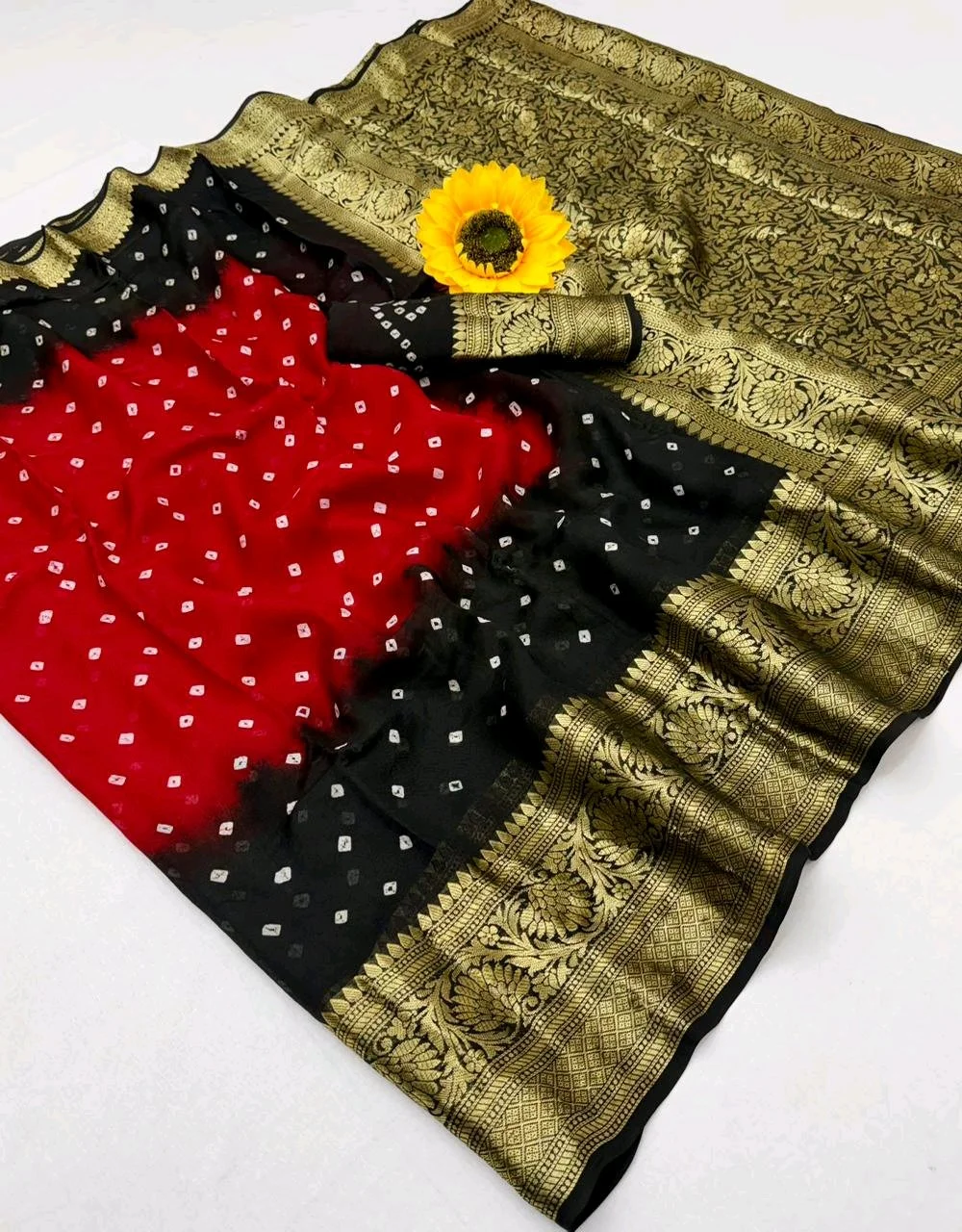 Bandhani Saree with Zari Border 7
