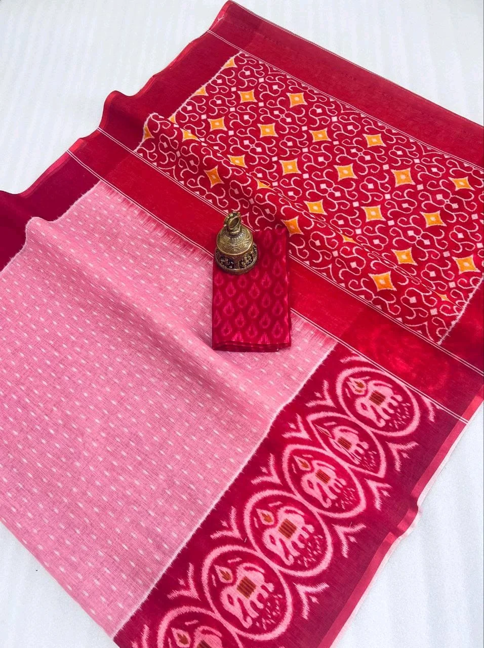Vibrant Ikat Print Cotton Blend Sarees thumbnail 3